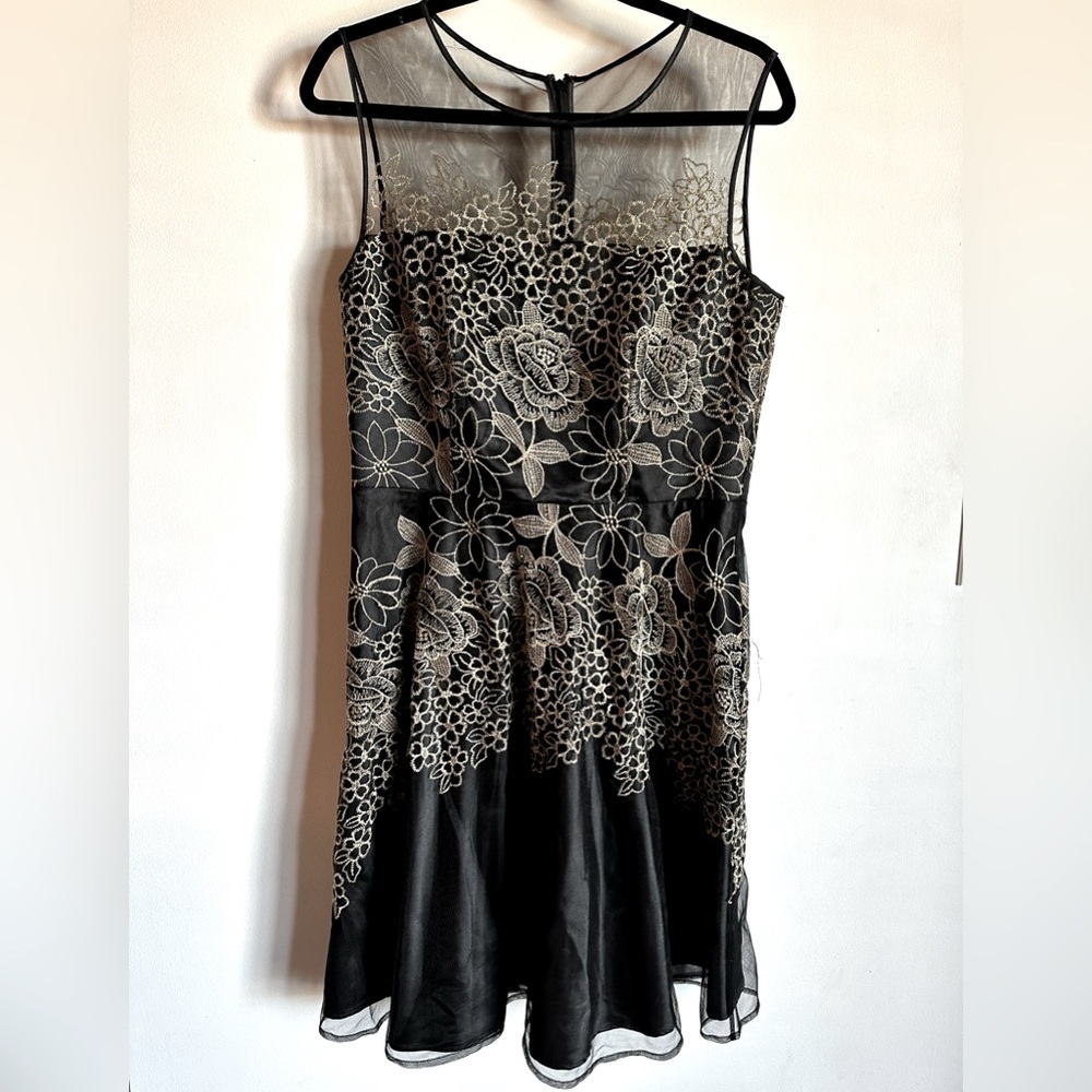 Tahari Size 10 Sheer Embroidered Dress